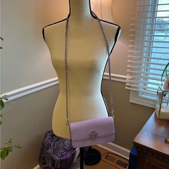 Gorgeous~Tory Burch Patent Chain Wallet W/Wristlet In Lavender NEW No Tags!💜 - Picture 3 of 13